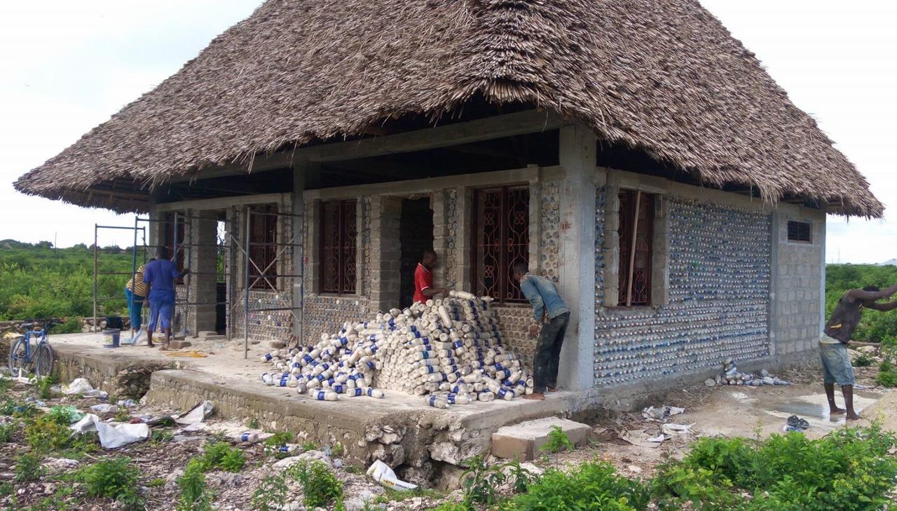 Habibis Bottle House Acomodação com café da manhã Nungwi Exterior foto