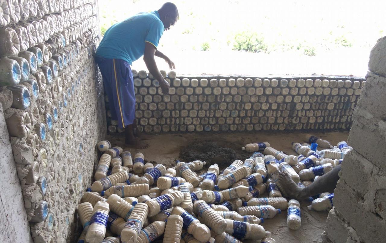 Habibis Bottle House Acomodação com café da manhã Nungwi Exterior foto